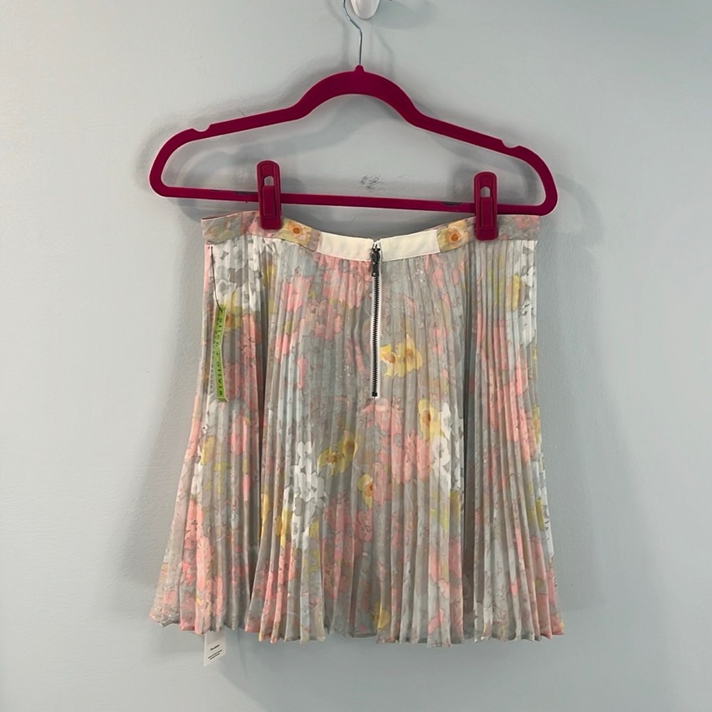 Alice & Olivia pastel floral pleated mini skirt M NWT - Picture 6 of 6
